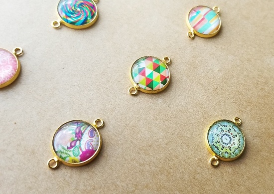 カラフルガラスカボションの革紐ブレスレット(バリエーション有)