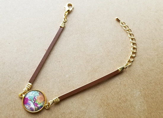 カラフルガラスカボションの革紐ブレスレット(バリエーション有)