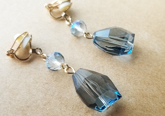 一粒宝石のイヤリング(blue)