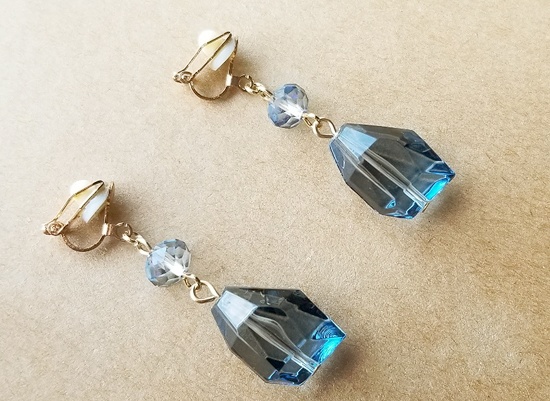 一粒宝石のイヤリング(blue)