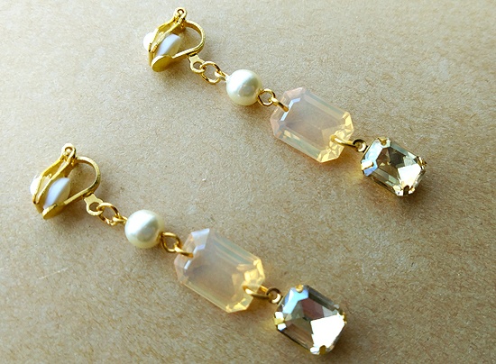 スクエアビジューのイヤリング(peach)