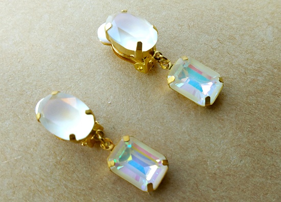 オーバル×レクタングルビジューのイヤリング(snow white)