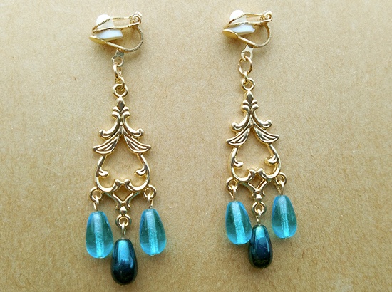 ドロップガラスのシャンデリアイヤリング（A）