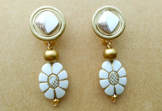 リメイクボタンのイヤリング（C）