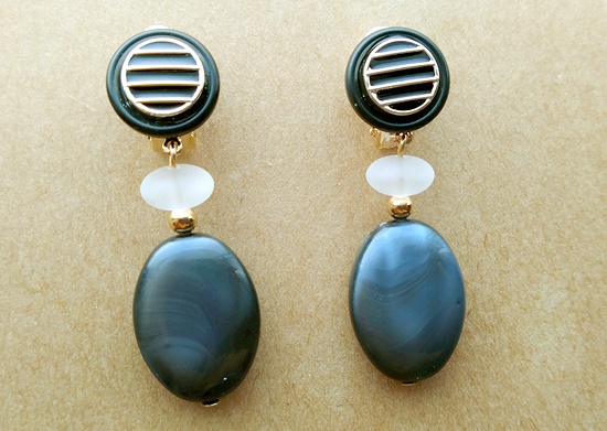 リメイクボタンのイヤリング（G）