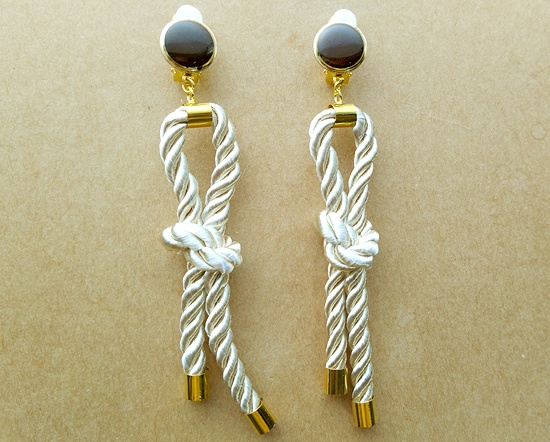 リメイクボタンのイヤリング（M）