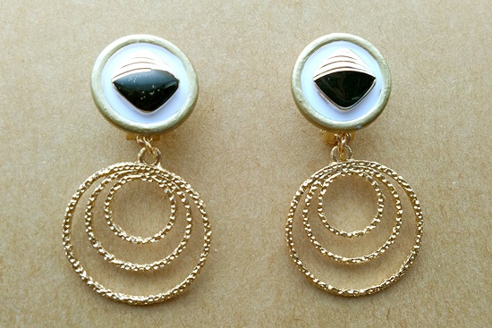 リメイクボタンのイヤリング（Q）