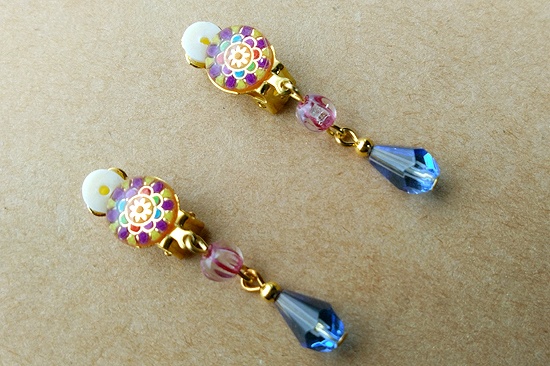 カラフルタイルカボションとガラスビーズのイヤリング(C)