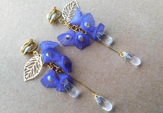 フリルフラワーのイヤリング(blue)