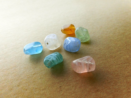 ヨーロッパヴィンテージガラスの革紐ブレスレット(カラーバリエあり)