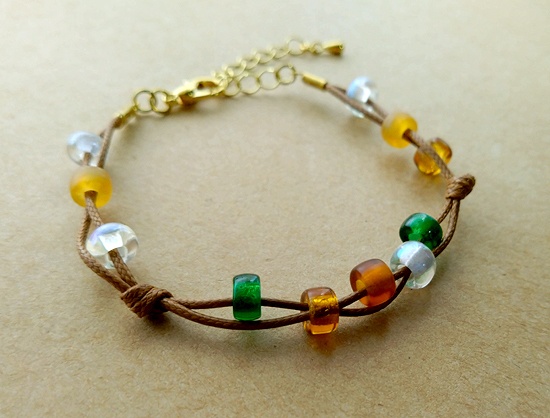 ブラウンコードのチェコガラスビーズブレスレット(ナチュラル)