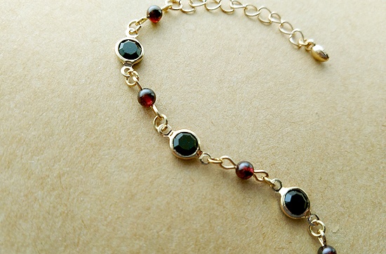 ストーンビーズとフレームコネクターのブレスレット(バリエーション有)