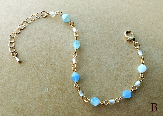 ダイヤカットチェコビーズとアクリルビーズのブレスレット(バリエーション有)