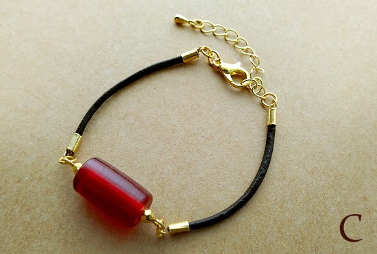 チューブガラスと革紐のブレスレット(バリエーション有)