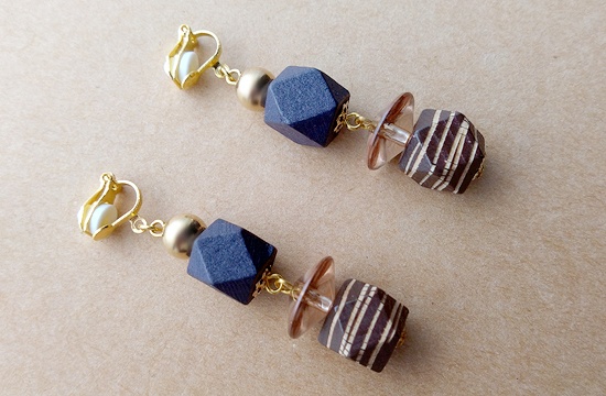 ウッドビーズと異素材MIXイヤリング(C)