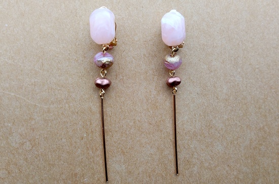 スクエアカボションとチェコビーズのスイングイヤリング（C）