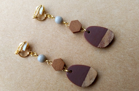 ウッド×レジンの異素材イヤリング(A)