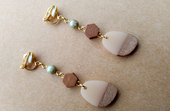 ウッド×レジンの異素材イヤリング(B)