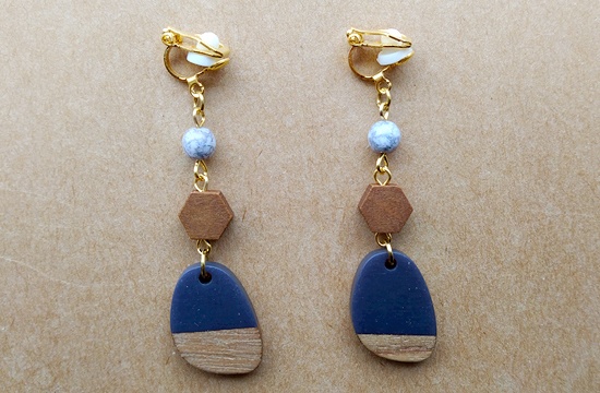 ウッド×レジンの異素材イヤリング（C）