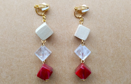 異素材ダイスパーツのイヤリング（B）