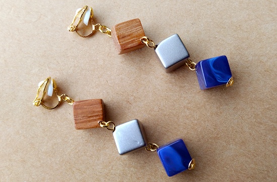 異素材ダイスパーツのイヤリング(C)