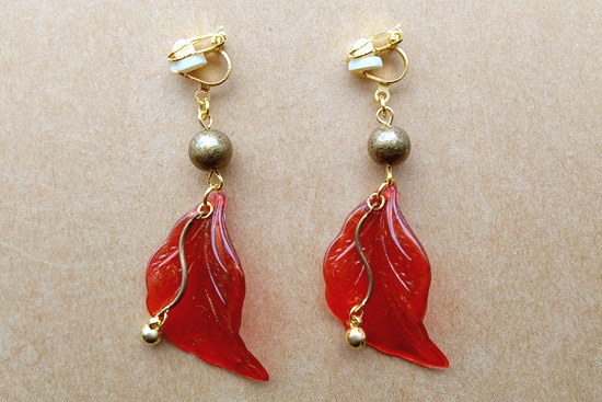 秋色落ち葉のイヤリング（B）