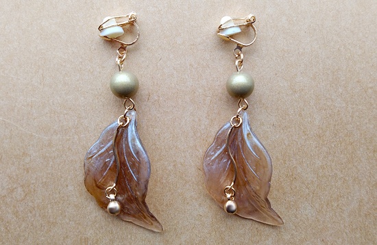 冬色落ち葉のイヤリング（A）