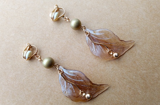 冬色落ち葉のイヤリング(A)