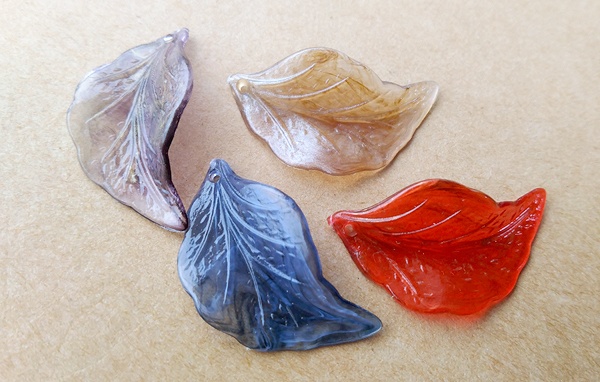 冬色落ち葉のイヤリング(C)