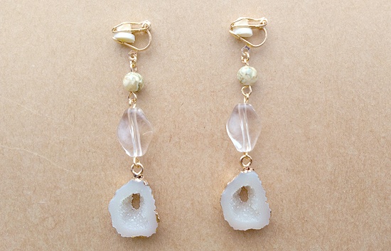 氷色ドゥルージーイヤリング（白）