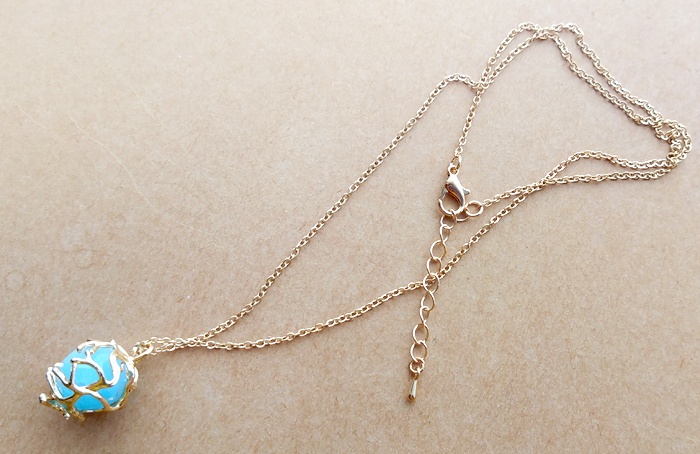 ブルーガラスのケージネックレス（B）