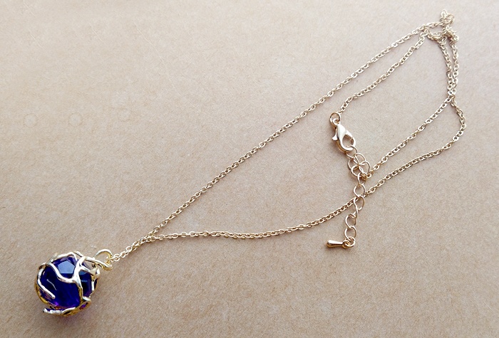 ブルーガラスのケージネックレス（C）