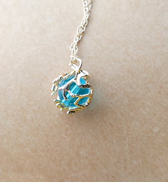 ブルーガラスのケージネックレス（E）