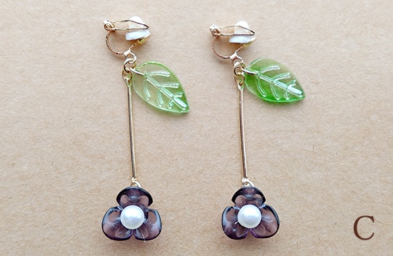 小花のスイングイヤリング(バリエーション有)