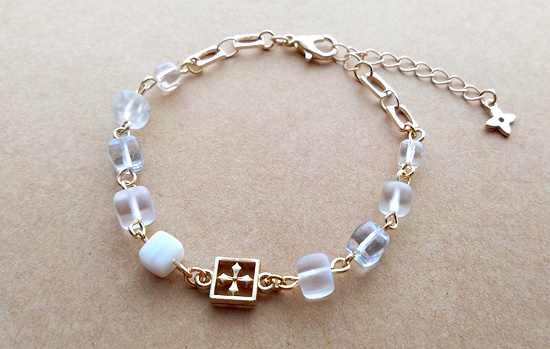 チェコダイスビーズのブレスレット（白）