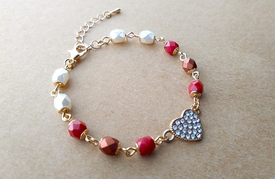 ビジューハートとチェコビーズのブレスレット