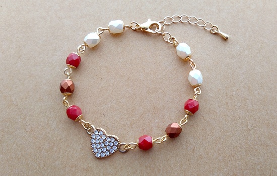 ビジューハートとチェコビーズのブレスレット