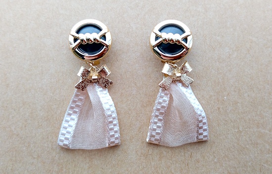 ラッピングリボンのイヤリング（A）