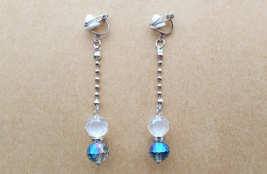 多面ガラスのスイングイヤリング