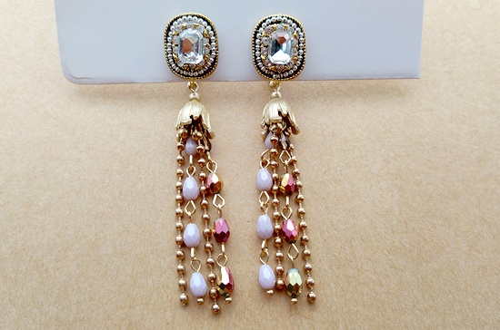 メタルカボションとビーズタッセルのイヤリング（B）