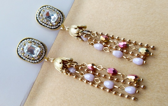 メタルカボションとビーズタッセルのイヤリング(B)