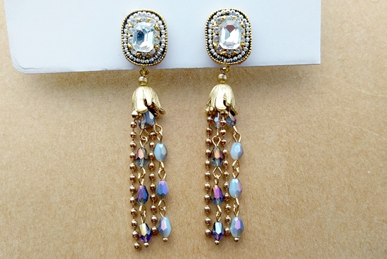 メタルカボションとビーズタッセルのイヤリング（D）