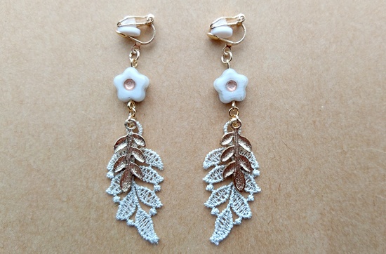 ニッティングレースのイヤリング(リーフ)