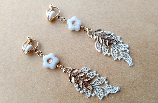 ニッティングレースのイヤリング(リーフ)