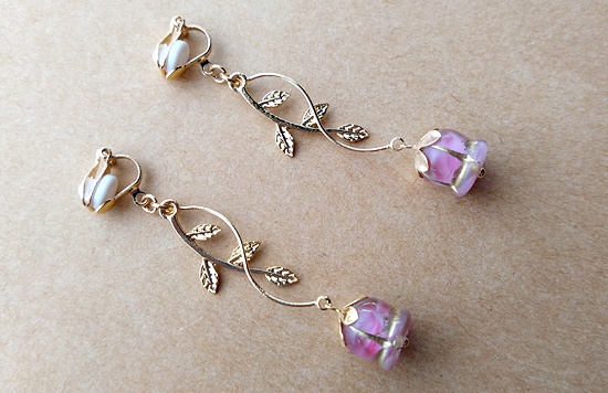 つぼみ揺れるイヤリング(pink)