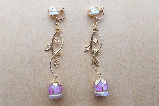 つぼみ揺れるイヤリング(pink)