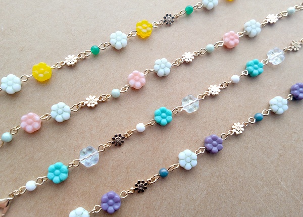 チェコビーズのデイジーチェーンブレスレット（バリエーション有）