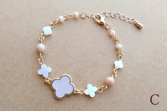 パステルクロスフラワーとチェコビーズのブレスレット(バリエーション有)