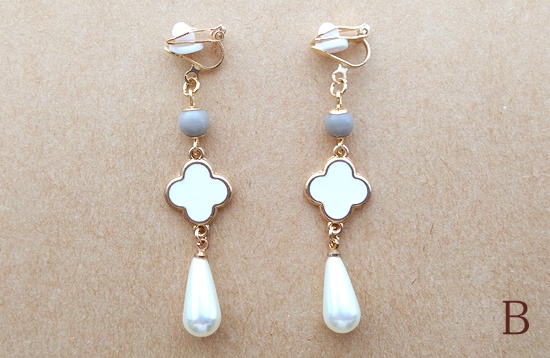 パステルクロスフラワーとパールドロップのイヤリング(バリエーション有)