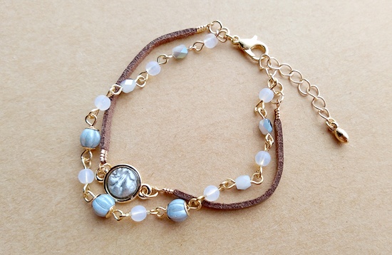 マーブルカボションとチェコビーズの2連ブレスレット（グレー）